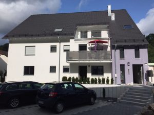 Mehrfamilienhaus mit Aufzug